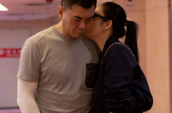 秦海璐老公综艺首秀大方秀恩爱 秦海璐自爆恋爱史