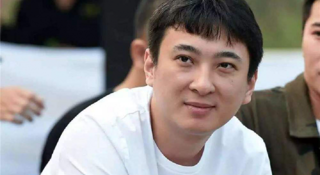 王思聪七夕陪两女游日本左拥右抱网友直呼：艳福不浅！