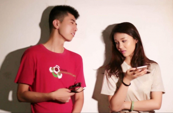 商场搭讪美女怎么做 这三种方式 让你收微信号收到手软
