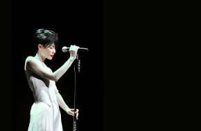 让人无法看出年龄的女明星 第一个像20多 最后一个像18