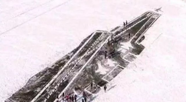 大学生用雪造出双航母 同学：我们这就比南极冷两度