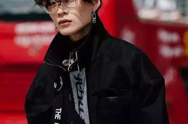 男士眼镜镜框架颜色怎么选 有这两招再不用发愁