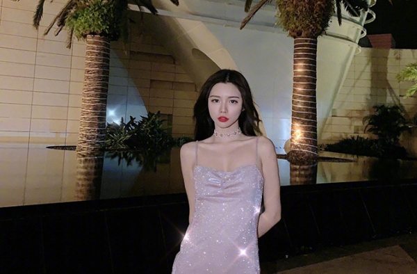 穆雅斓称推荐产品获诺贝尔化妆学奖 多读点书好吧