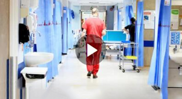 英国医生看病时需共用口罩 把病毒扣脸上 网友：过分了