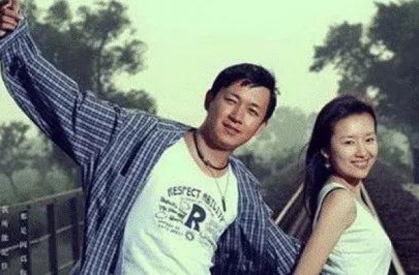 离婚7年再次相见，两人破镜重圆，一笑泯恩仇，被网友疑似同居
