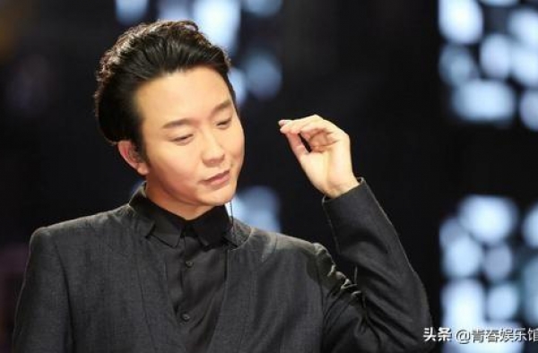 李玉刚因《星光大道》爆红，歌声温婉悠扬陶醉，双面人生引讨论