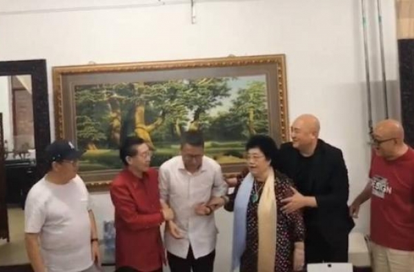＂唐僧＂迟重瑞富态十足，携女首富妻子办活动，还请白岩松撑场面