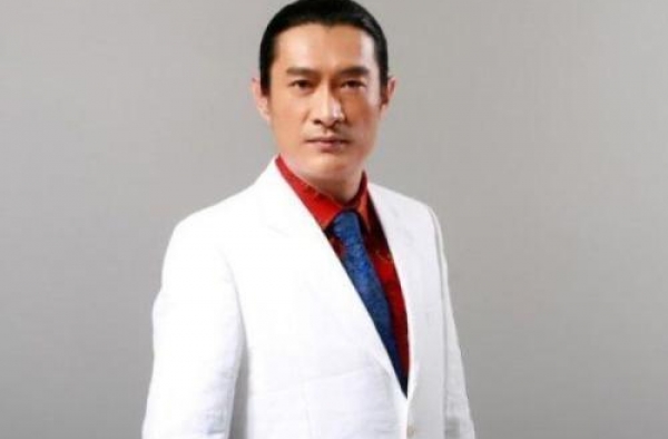 艺人黄安解释为何“反独”：“他们长得太丑了”