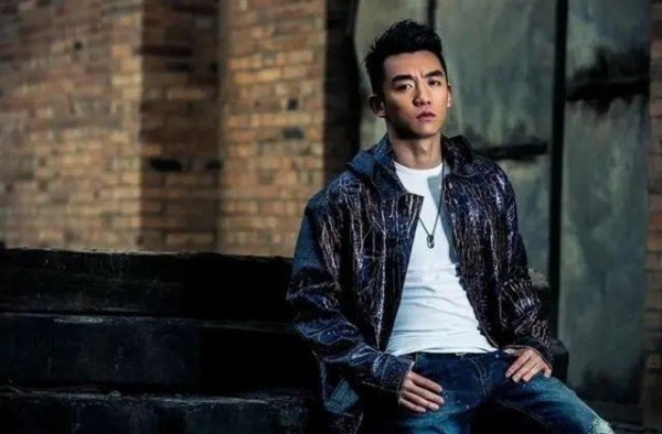 网曝苗苗已入院待产，郑恺做客王祖蓝家学习厨艺，晒照求老婆表扬