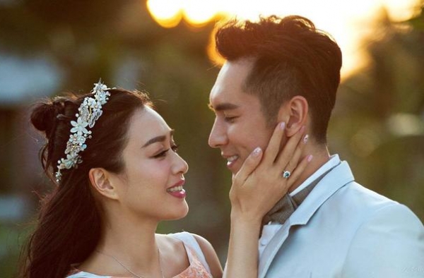钟丽缇二女儿“整容式成长”，妹妹已不如姐姐，网友：女大十八变