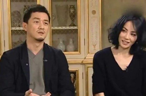 李亚鹏近照被曝光，身材发福明显大肚腩抢镜，发际线后移太显老