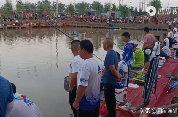 大衣哥垂钓园开业了，明星效应就是不一般，钓友都咋呼着要去钓鱼