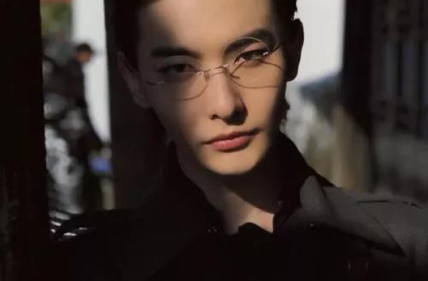爱豆小花又去动脸了