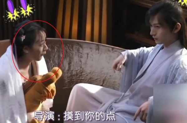 琉璃：司凤在浴桶脱掉上衣后，导演喊出一句话，让璇玑耳根子通红