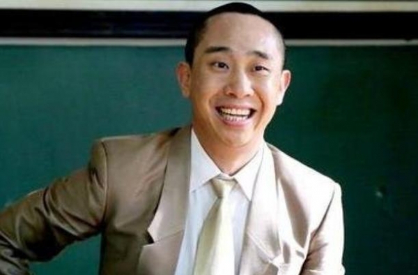 为捞金果断离开贾玲，从春晚新星沦为一代笑柄，真是当时高估他了