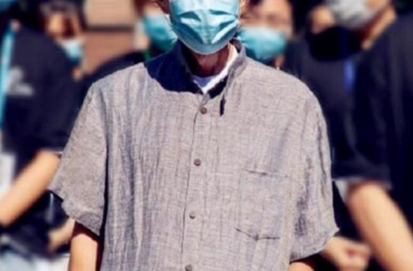 66岁李雪健罕露面，面容憔悴双眼无神显沧桑，身形消瘦状态堪忧