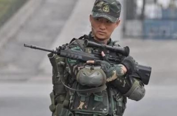 为啥“吴京”能借到军用武器？面对网友困惑，军方回答让人服气