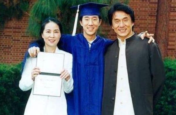 成龙北京1200平豪宅被拍卖，起拍价7千万，查封原因曝光