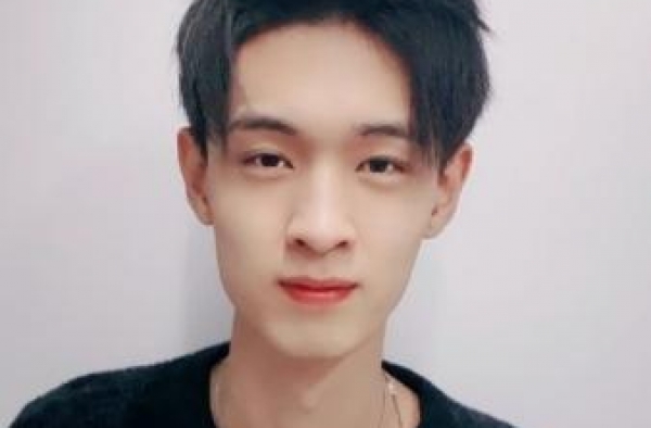 德云社秦霄贤你也太瘦了吧，身高183体重居然才104斤。