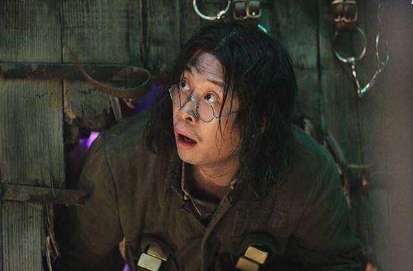 吴京点评张译出演《八佰》：这么一个瓜怂，怎么演的如此不要脸？