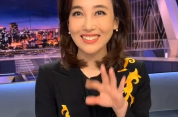 李红人气太高被叫＂红座＂，见偶像激动到走错，被开玩笑直翻白眼