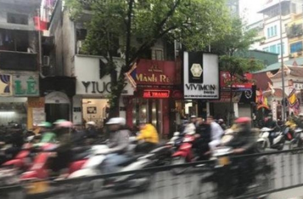 她是“倪萍接班人”，出月子丈夫被“赶”出家门后，现状如何？