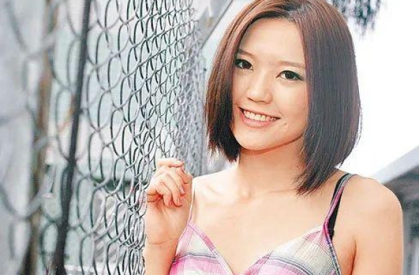 未婚先孕勾搭富二代，串通媒体唱衰丈夫不负责任，却如愿嫁入豪门