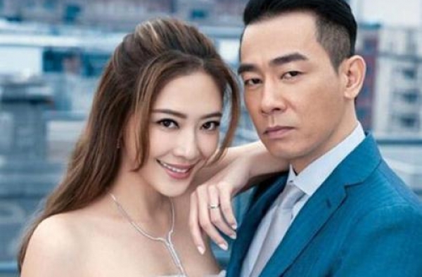 陈小春二次当爸，在寸土寸金的香港，豪宅别墅直接换一套住