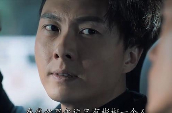 反黑路人甲：一个细节有隐喻，大BOSS蒋世龙在上演王子复仇记