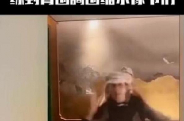 瘦到前胸贴后背，臀围缩水，脸颊凹陷，48岁宁静越来越像爷们