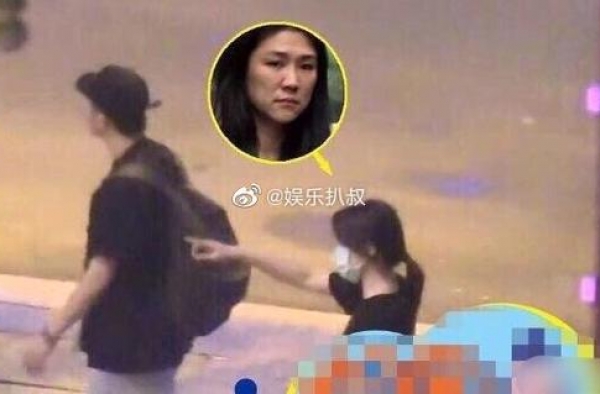 钟汉良妻子罕见露面探班，两人互动甜蜜，为保护妻子派保镖随行