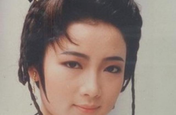 女导演说服她亲自开车拍摄，结果被她碾死，事后无人指责她