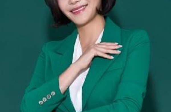 女星秋相美退圈10年 黄手帕插足李泰兰感情 法语系毕业是才女