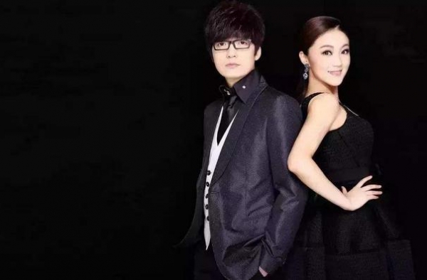 玖月奇迹离婚添实锤！组合活动男方被替换，王小玮过生日不见婚戒