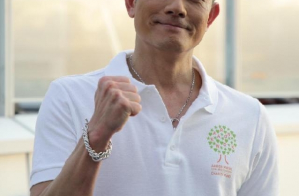 郭富城隐藏26年秘密曝光，唱歌欲唤醒昏迷粉丝拒炒作签保密协议