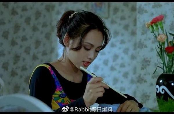 天生的美人！网曝宁静20岁时旧照 浓眉大眼娇嫩明艳