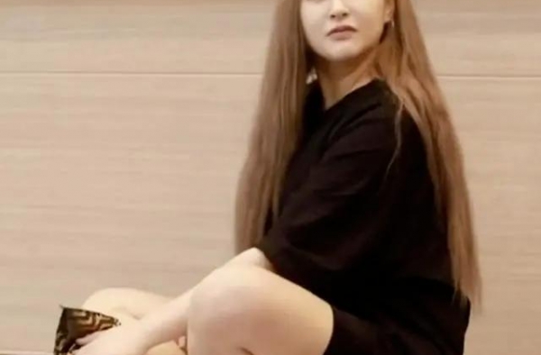 曾撞脸baby的李心艾，长了40斤体重后，真胖若两人了