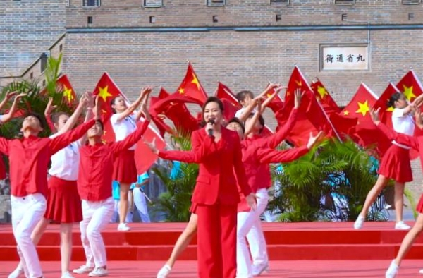 央视国庆档节目录制完成，张舒越惊喜亮相，搭档豪华央视主持阵容