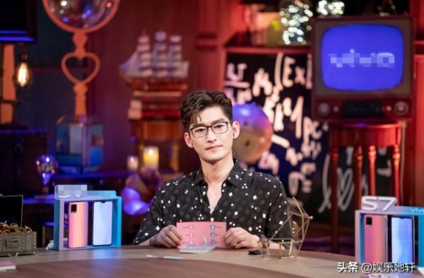 娜扎回怼粉丝被质疑！同上热搜郑爽却金句不断，在说话上她该学学
