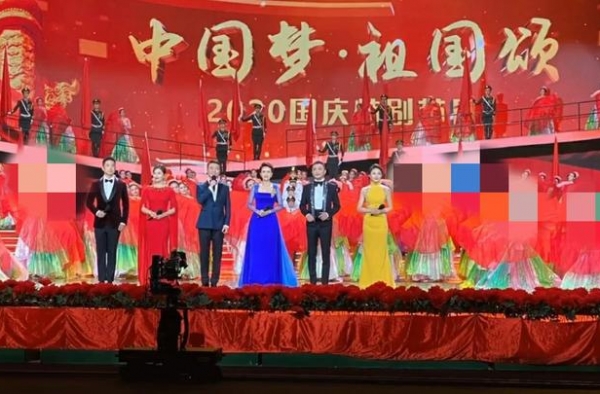 刘涛将主持央视国庆晚会？与康辉张蕾合照曝光，心情未受谣言影响