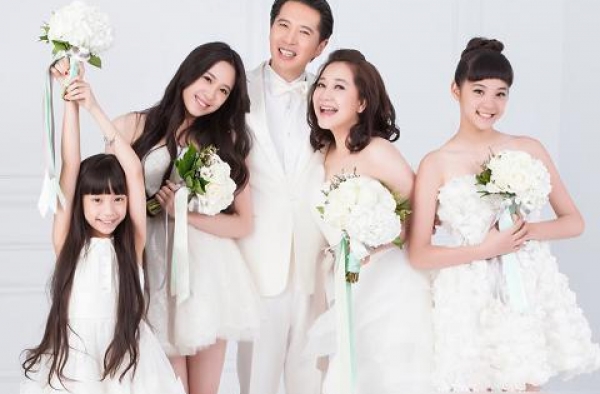 欧阳娜娜养全家压力大？知情人曝其出席任何活动都请求带妹妹参加