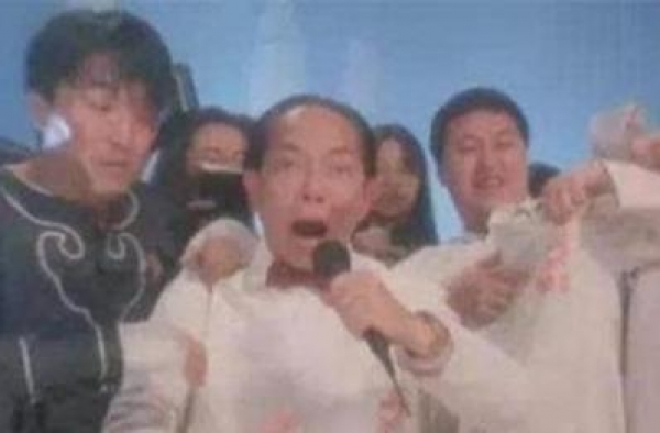 被周星驰赶跑龙套！不满选择离开，今成大明星：不认识周星驰