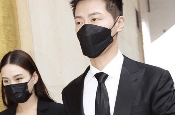 超模之后又有新花样，女星染发陪四房长公子，赌王儿媳队伍要扩容