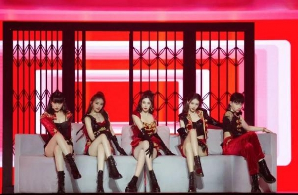 顶流小花纷纷颜值崩塌，为什么小美女很难蜕变成石破天惊大美人？
