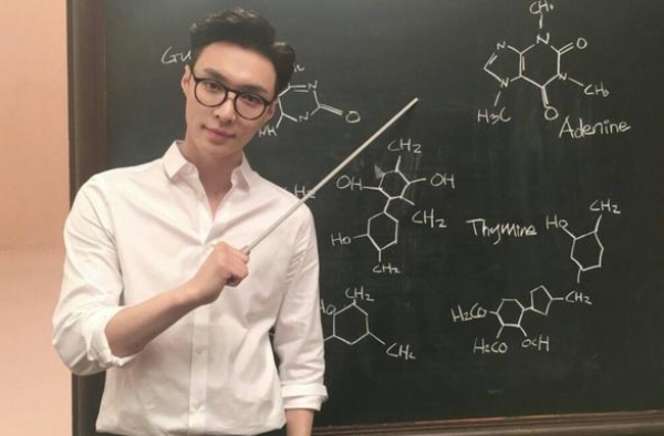 摆脱不了“流量”的帽子，张艺兴就有火下去的资本