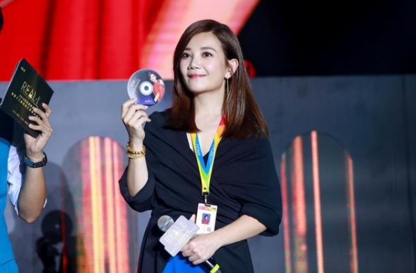 “离婚九个月了，我每天以泪洗面”梁静茹提醒女人，不能随便结婚