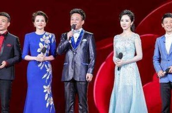 吃出来的央视主持人张越：被韩红视为恩人，从180斤暴瘦至脱相
