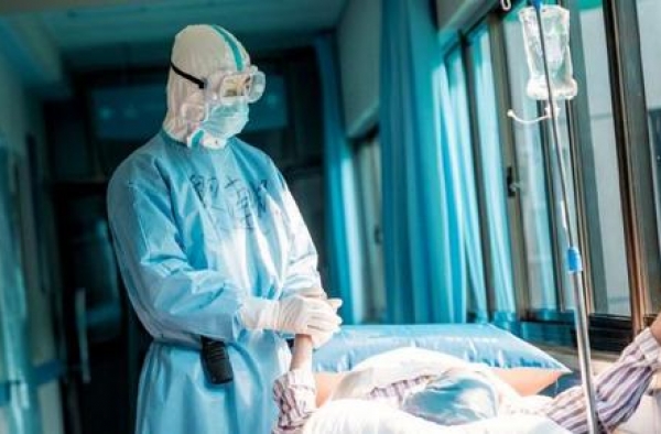 抗疫题材时代报告剧《在一起》即将登陆江苏卫视，向英雄致敬