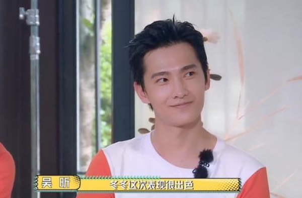 陈学冬表现非常好，却难逃停赛王者的命运，穿旱船服还翻船