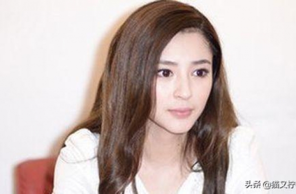 曾被周杰伦力捧，相貌不输昆凌，如今135斤沦为路人